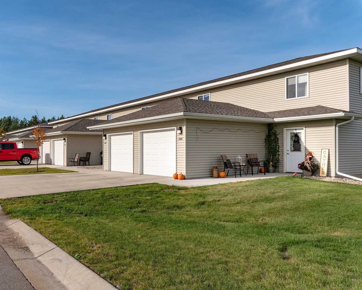 Pineview Townhomes - Photo 2 of 14