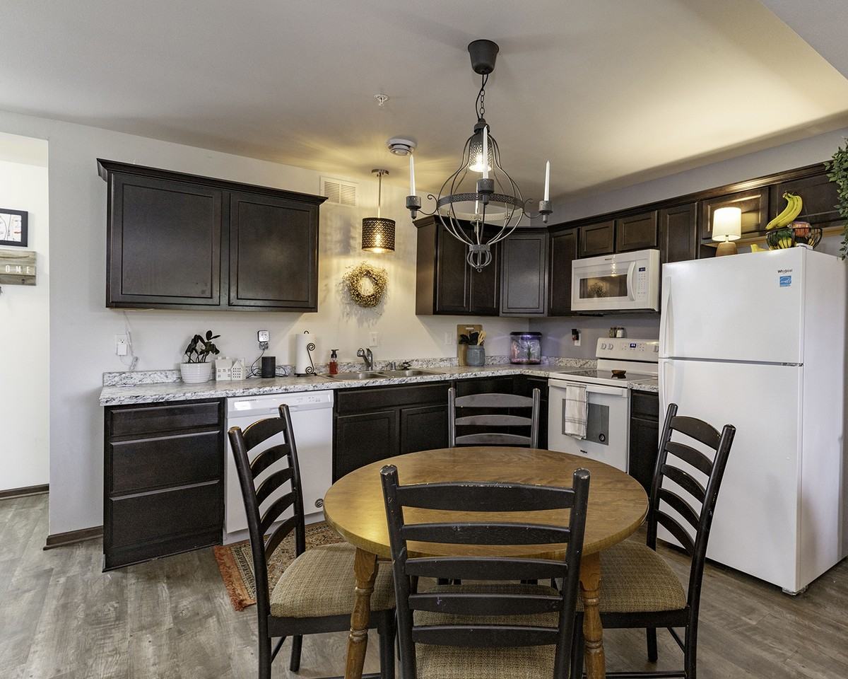 Pineview Townhomes - Photo 4 of 14