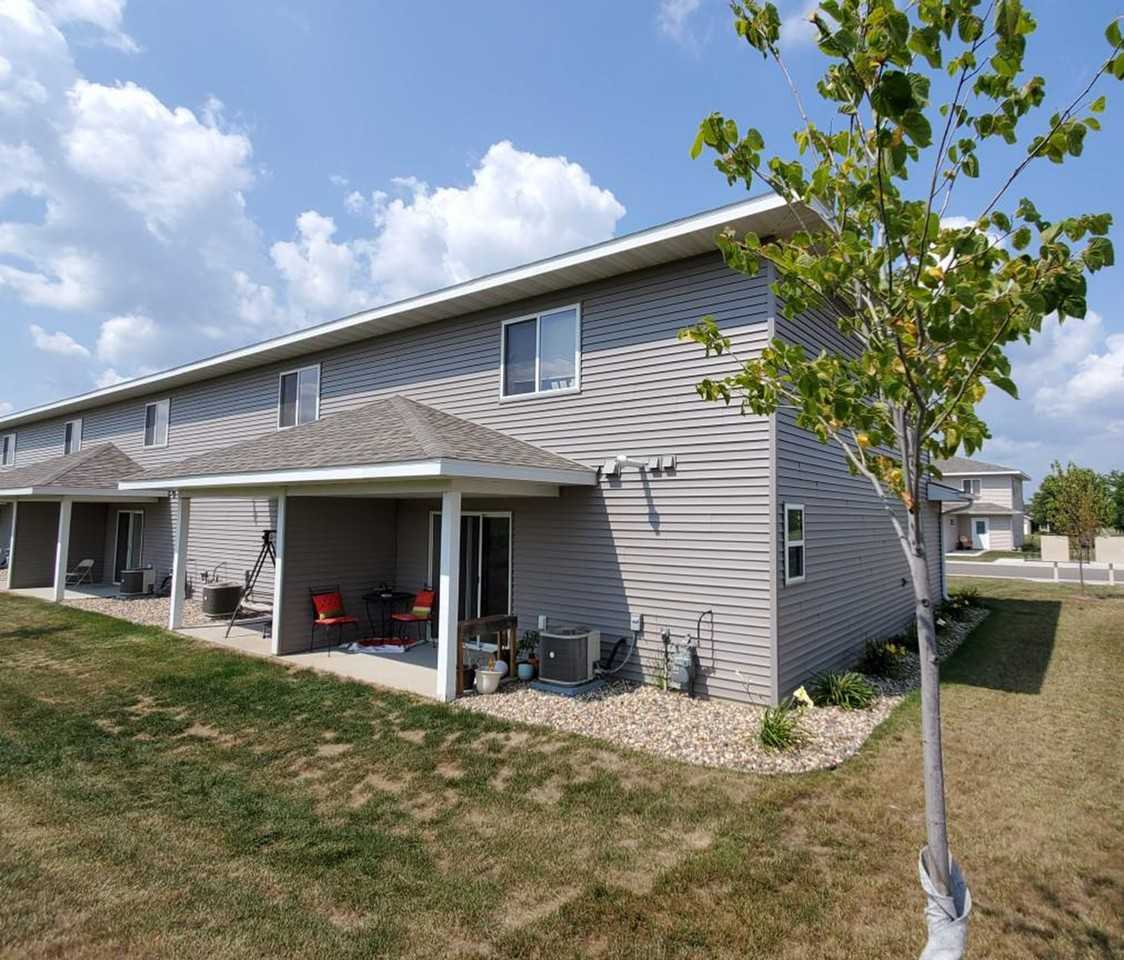 Pineview Townhomes - Photo 5 of 14