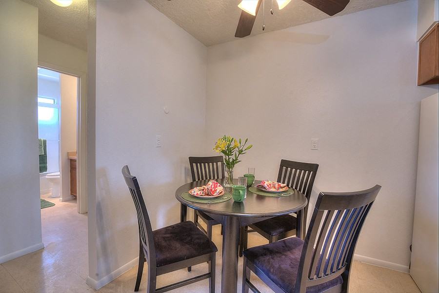 El Pueblo I Apartments - Photo 6 of 17