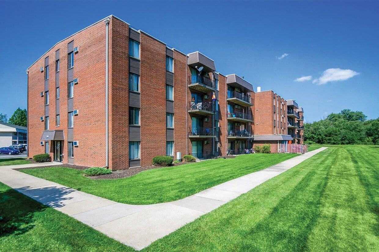 Lansing Riverwood, LLC - Photo 6 of 41