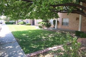 featured image of 1201 Madeira Dr Se