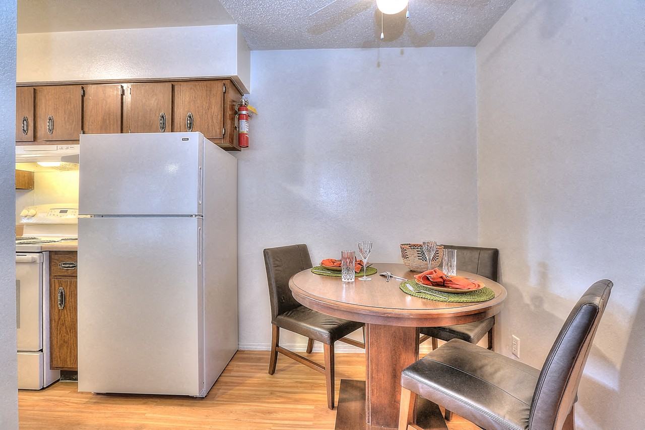 Fair Plaza Apartments - Photo 4 of 12