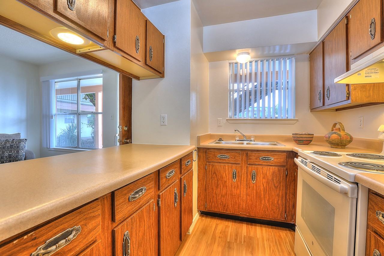 Fair Plaza Apartments - Photo 5 of 12