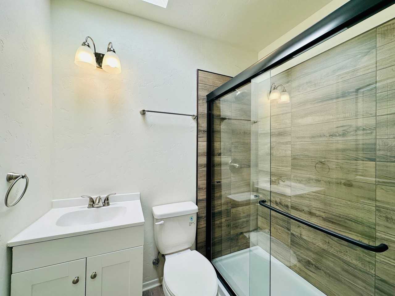 1343 West Pennington Street - Photo 2 of 5