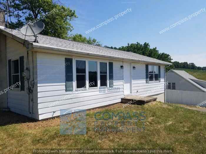 1016 Valley Rd - Photo 2 of 13