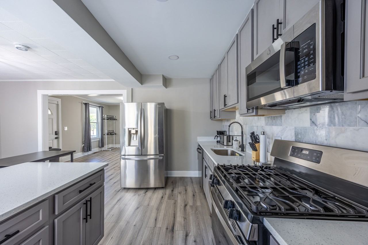 3707 37th Pl #C - Photo 3 of 9