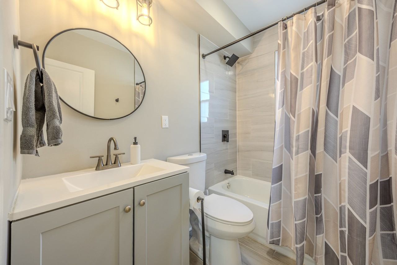 3707 37th Pl #C - Photo 5 of 9