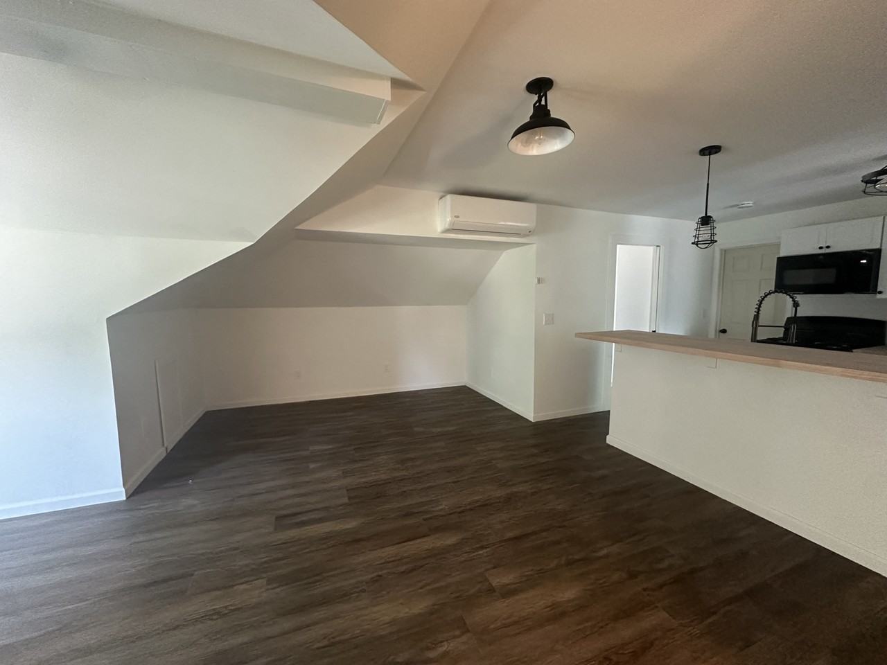 1617 Chichester Ave #B - Photo 3 of 17