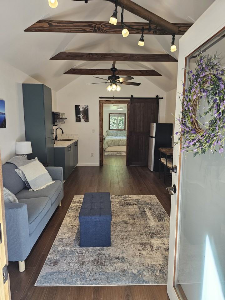 1310 18th St Ne #NA - Photo 2 of 31