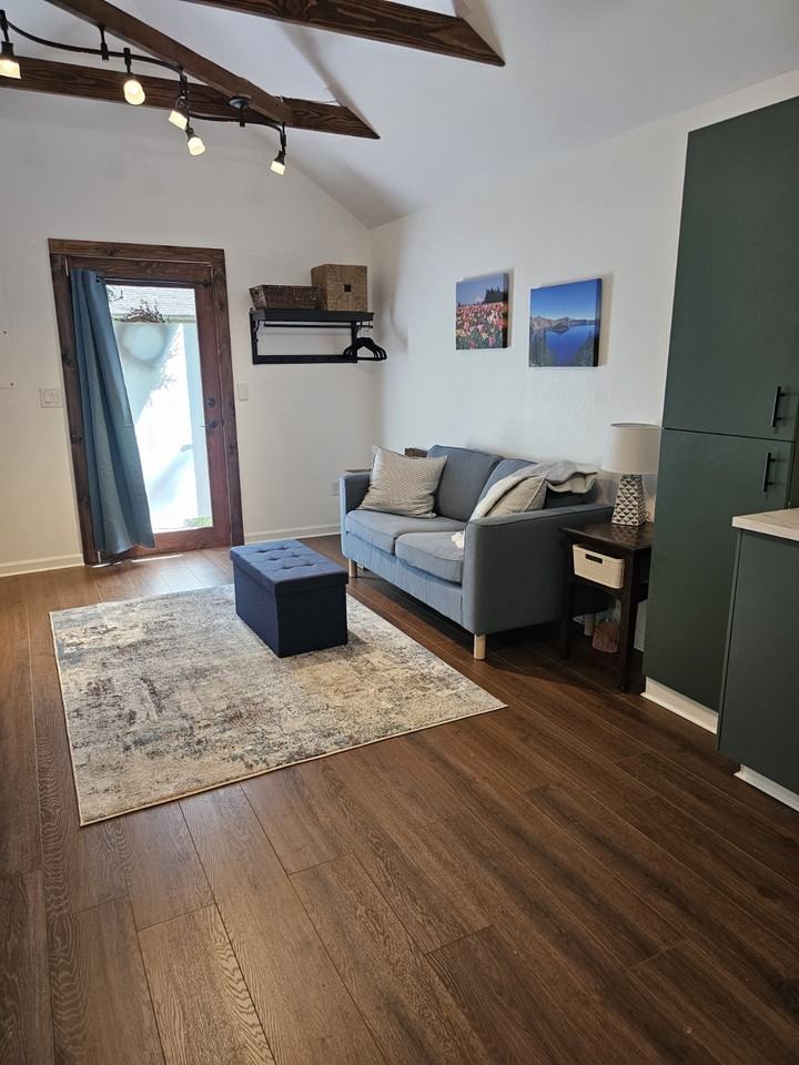 1310 18th St Ne #NA - Photo 3 of 31