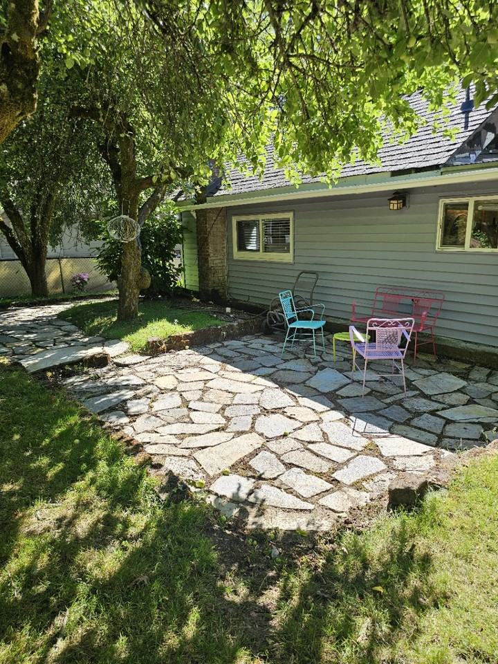 1310 18th St Ne #NA - Photo 5 of 31