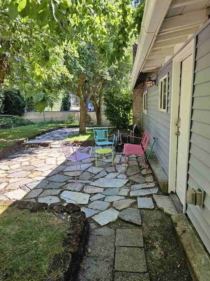 1310 18th St Ne #NA - Photo 6 of 31