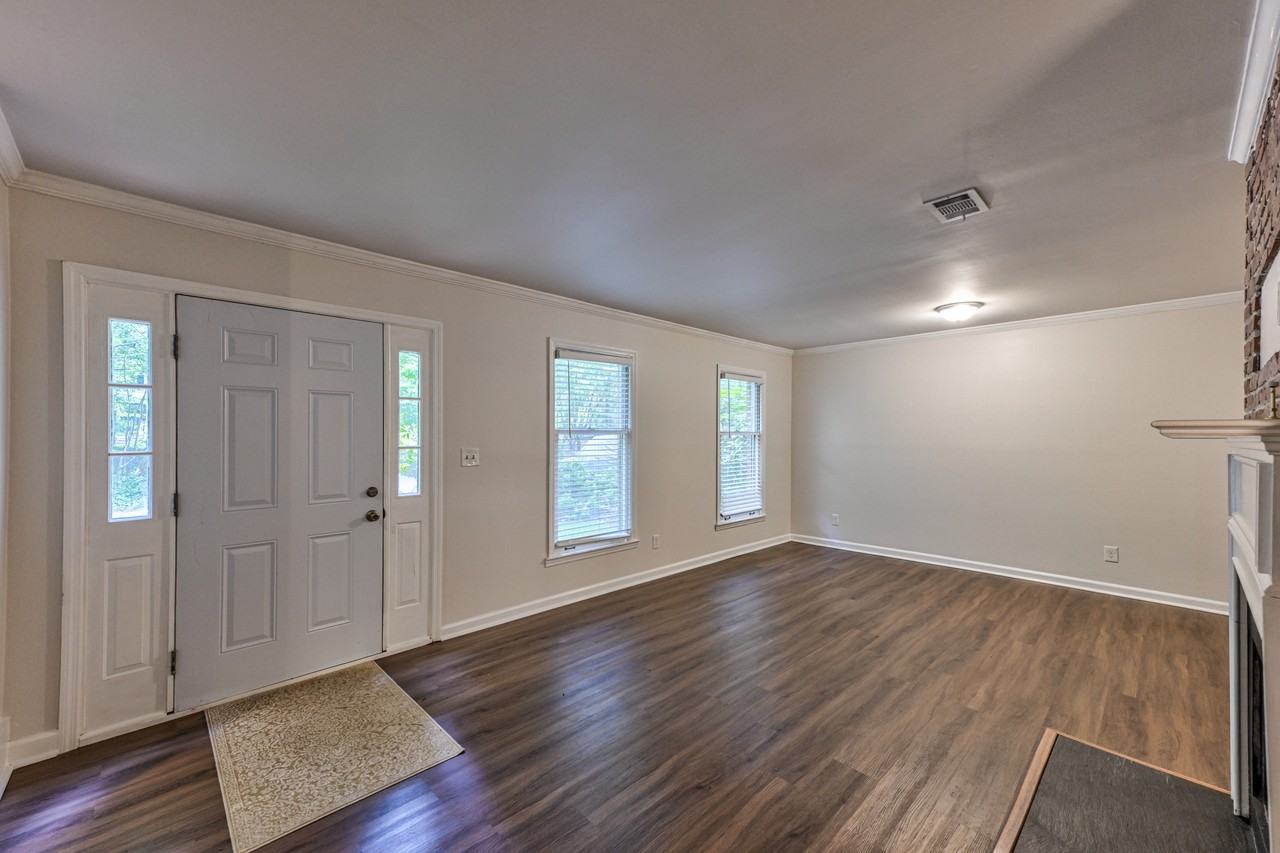 1369 E Rock Springs Rd Ne #1 - Photo 3 of 15