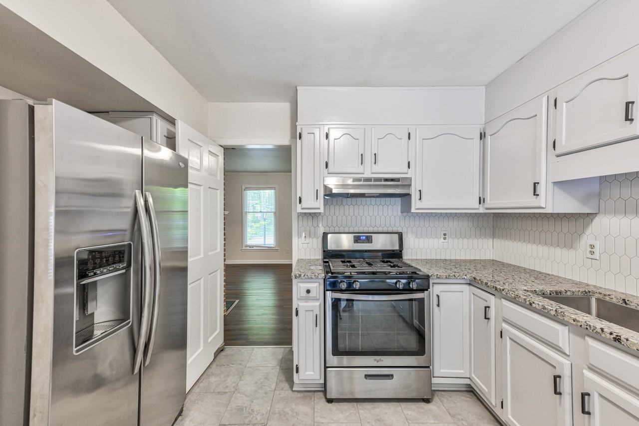 1369 E Rock Springs Rd Ne #1 - Photo 6 of 15
