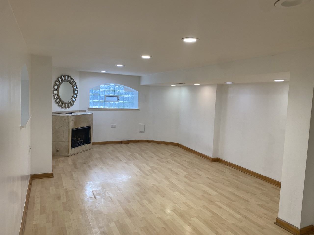 5618 N Artesian Ave - Photo 3 of 10