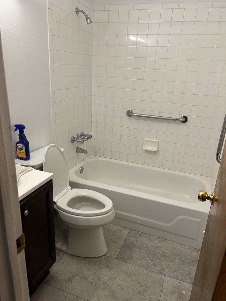321 E Primrose Ln #NA - Photo 3 of 16