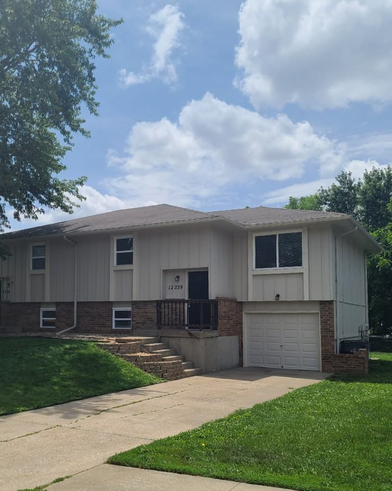 12239 S Sycamore St #NA - Photo 2 of 13