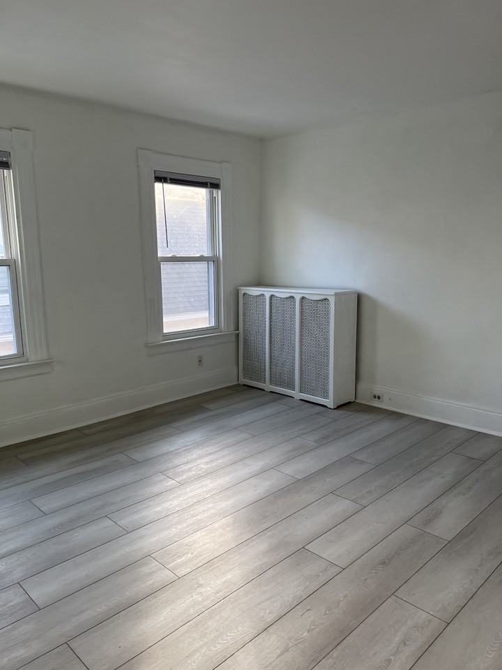 256 Oxford St #3 - Photo 3 of 22