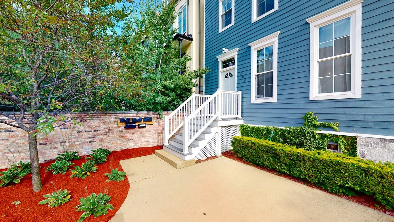 700 W Schubert Ave #2F
