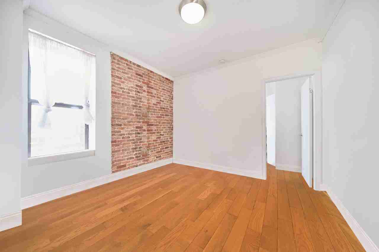 211 Avenue A #15 - Photo 6 of 7