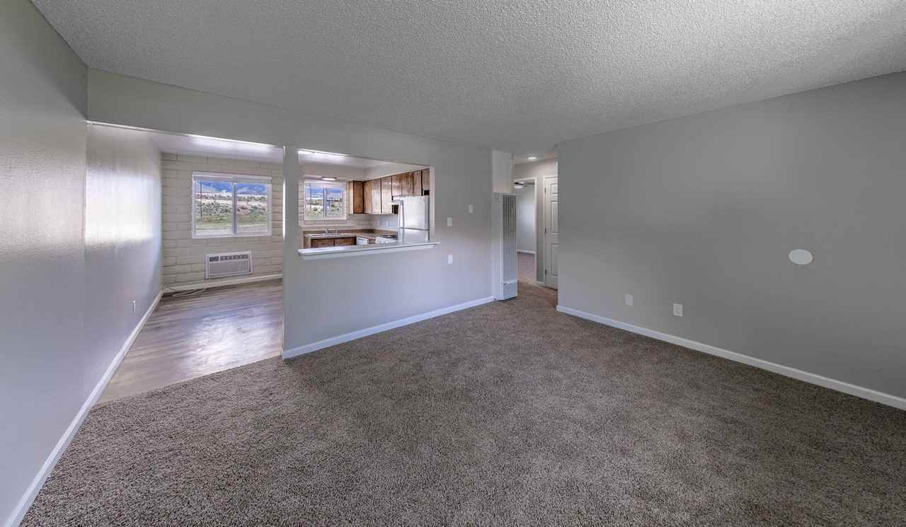 Royal Apartments - Photo 5 of 9