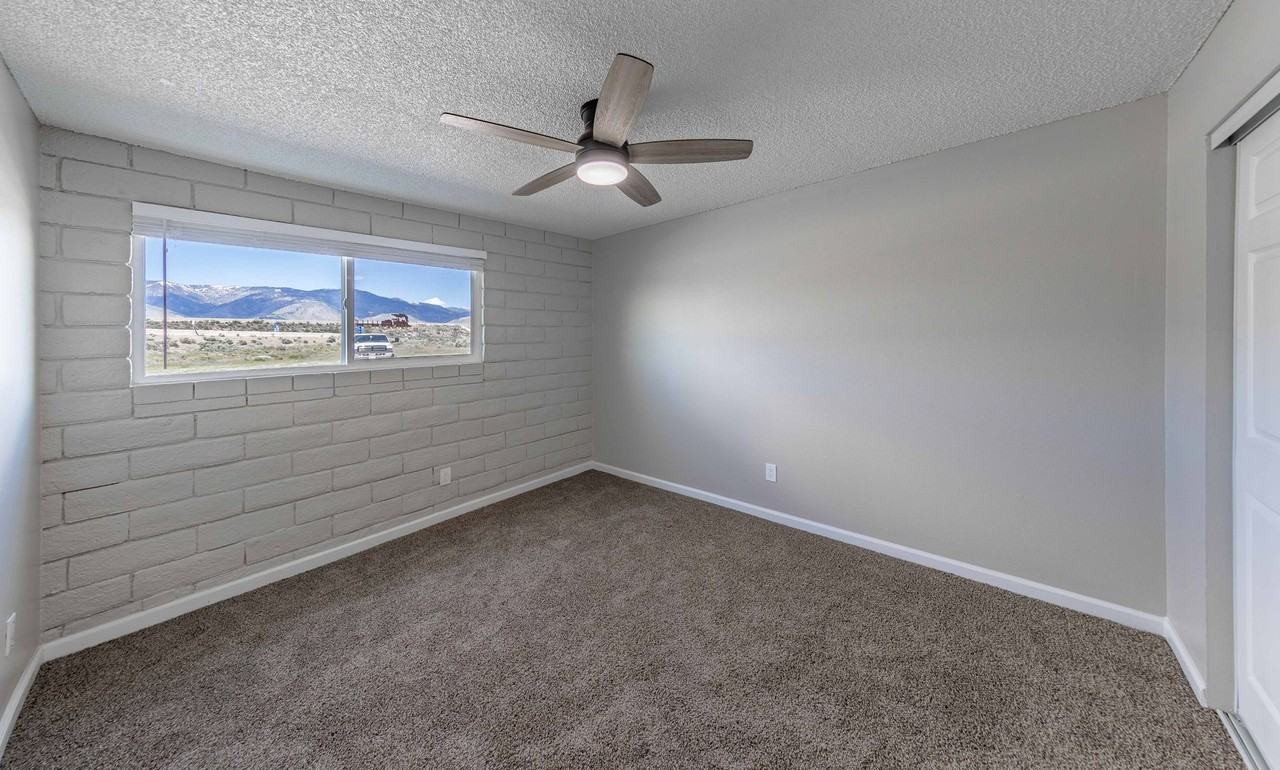 Royal Apartments - Photo 7 of 9