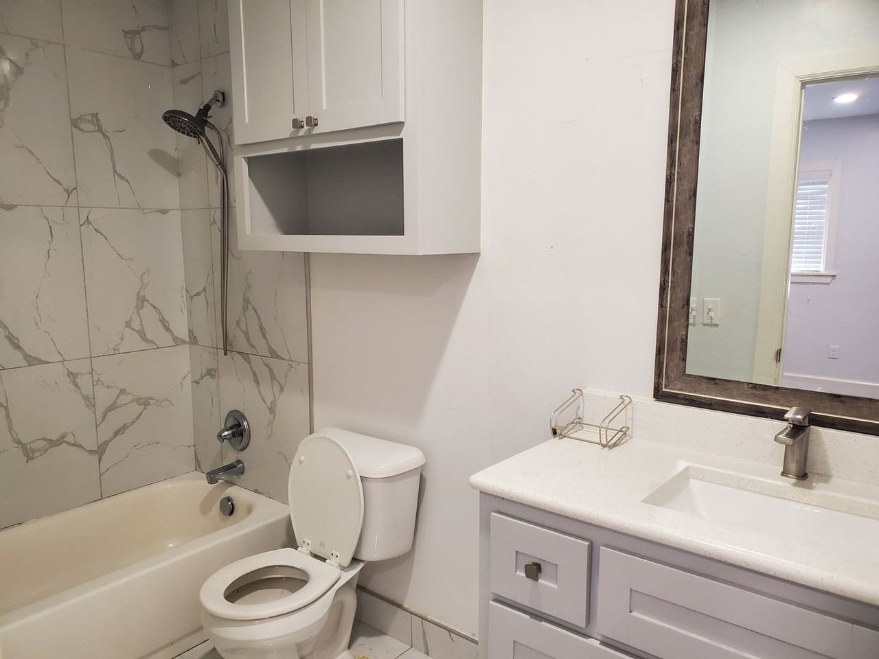 SUPER COZY APARTMENT IN THE HEART OF DOWNTOWN OKC - Photo 2 of 11