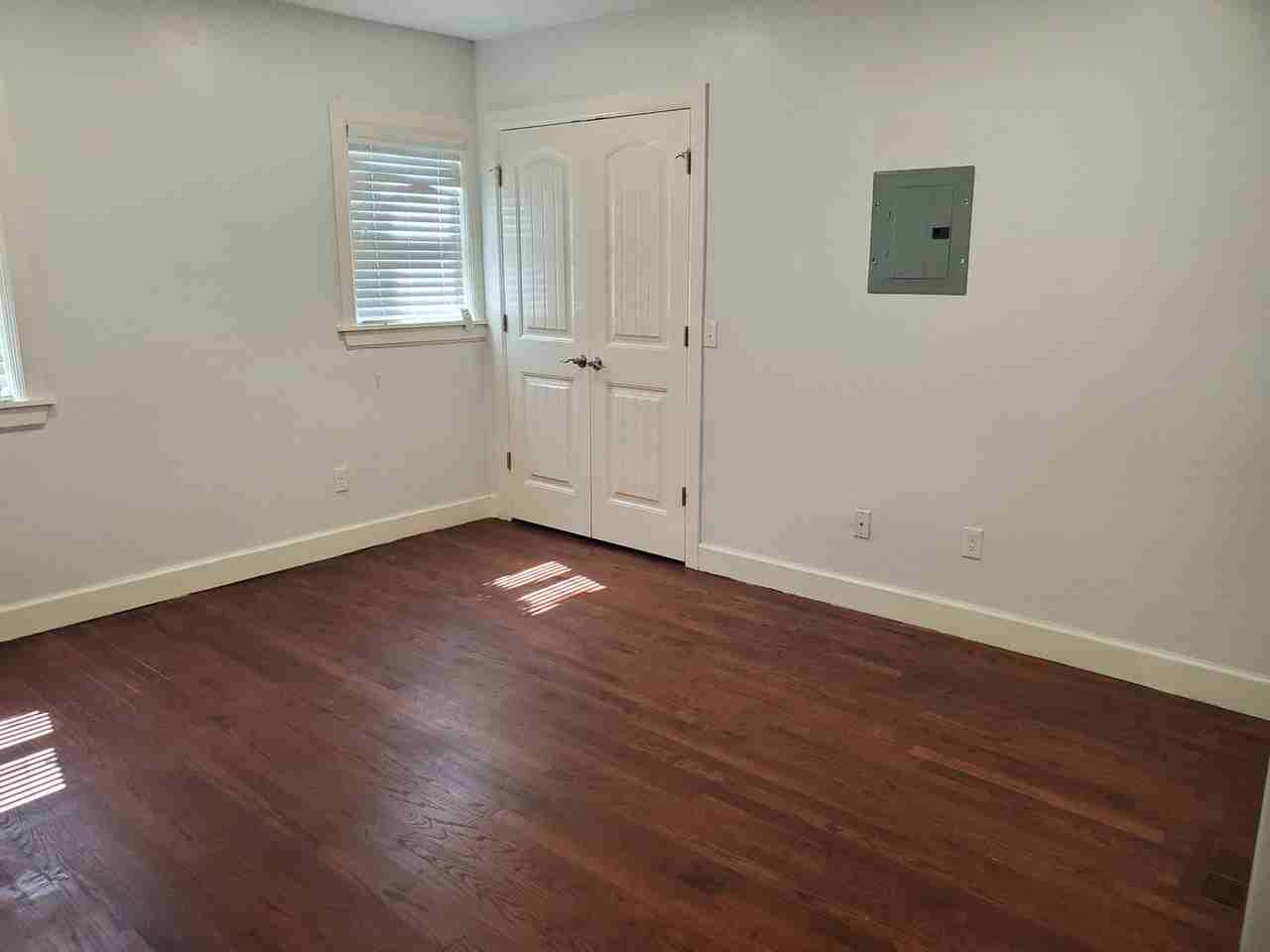 SUPER COZY APARTMENT IN THE HEART OF DOWNTOWN OKC - Photo 3 of 11