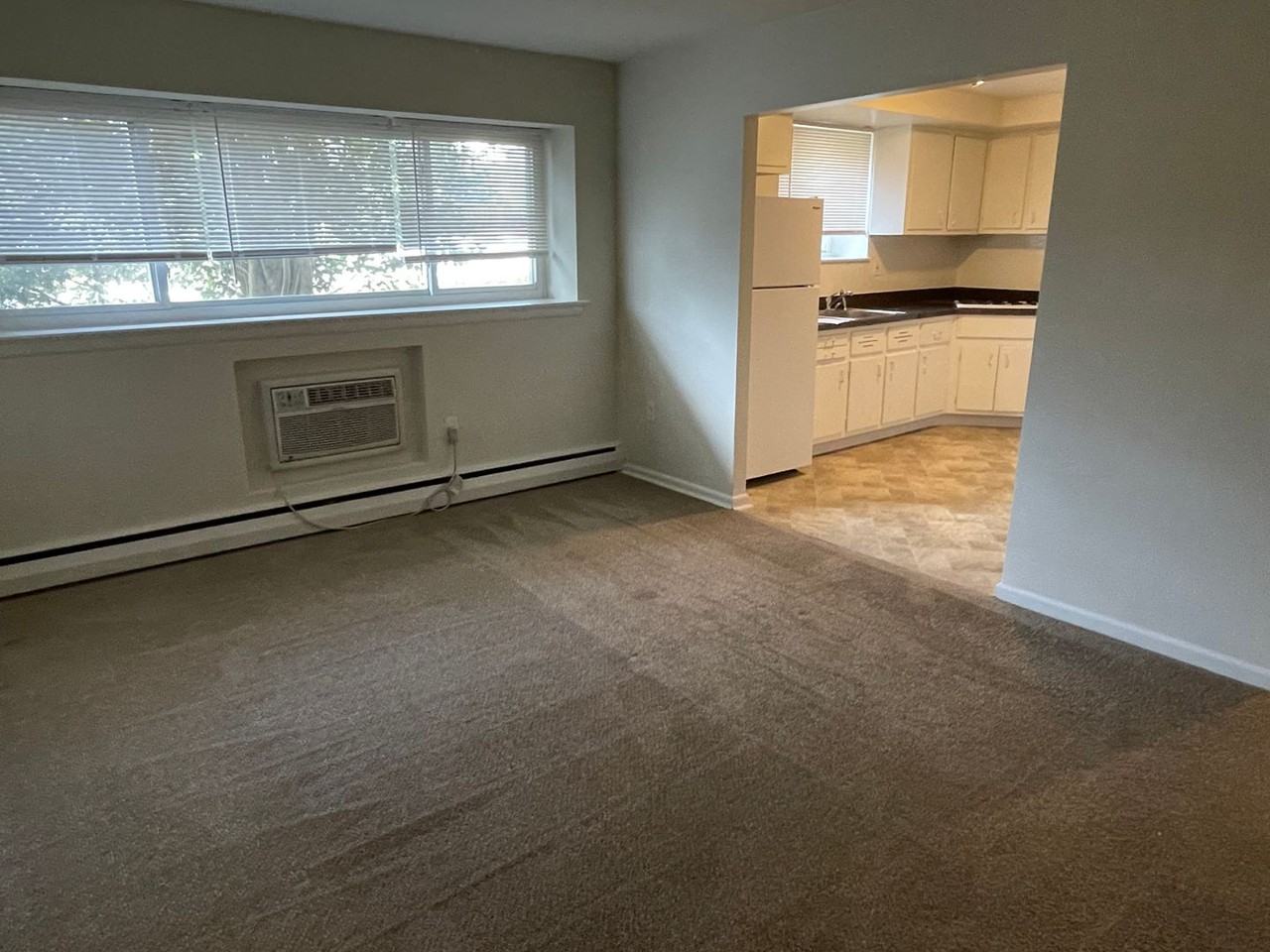 Paxson - 615 Paxson - Photo 2 of 8