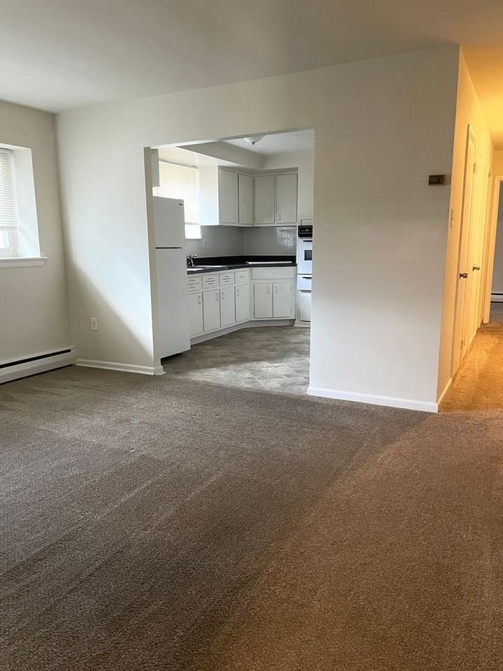 Paxson - 615 Paxson - Photo 3 of 8