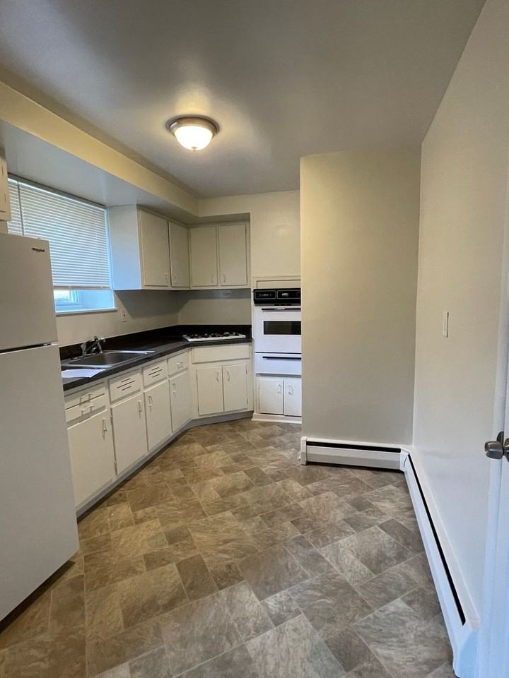 Paxson - 615 Paxson - Photo 4 of 8