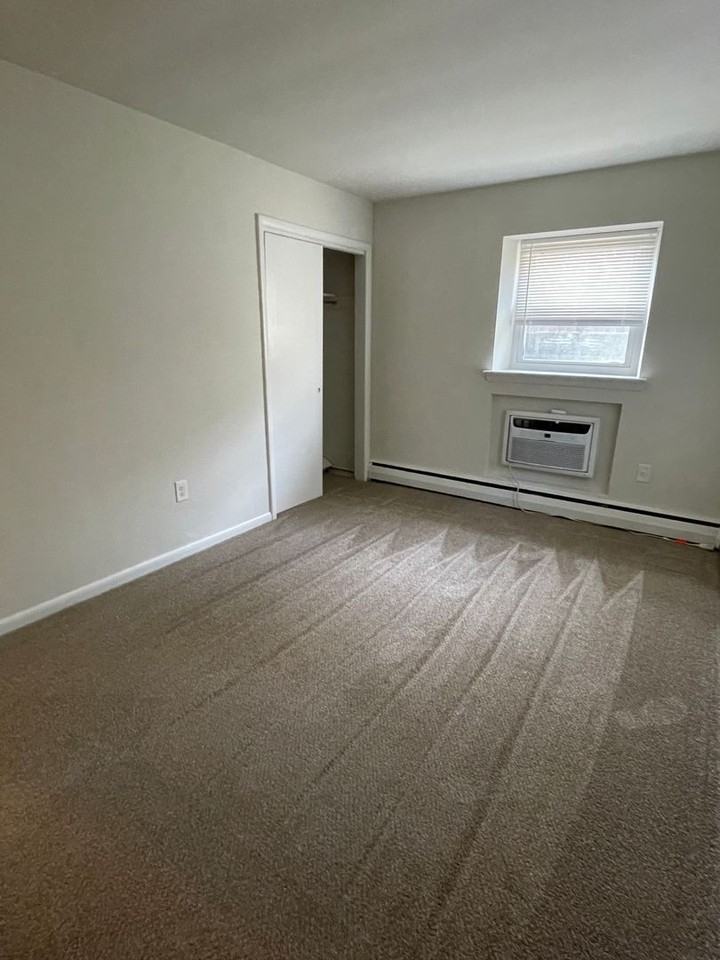 Paxson - 615 Paxson - Photo 6 of 8