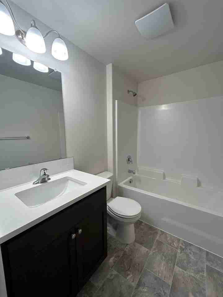 609 N Reed St - Photo 3 of 11