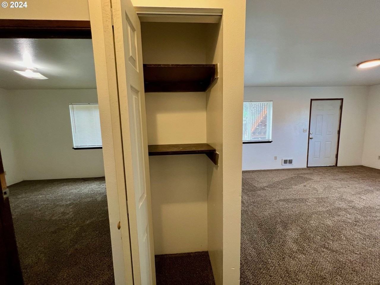 610 Sw Goodwin Ave - Photo 4 of 16