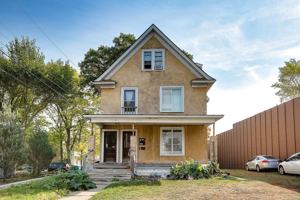 featured image of 811 28th Ave S