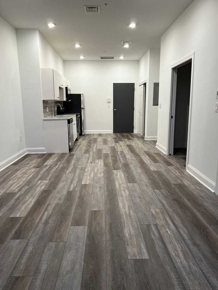 6800 Market Residential - Photo 6 of 24