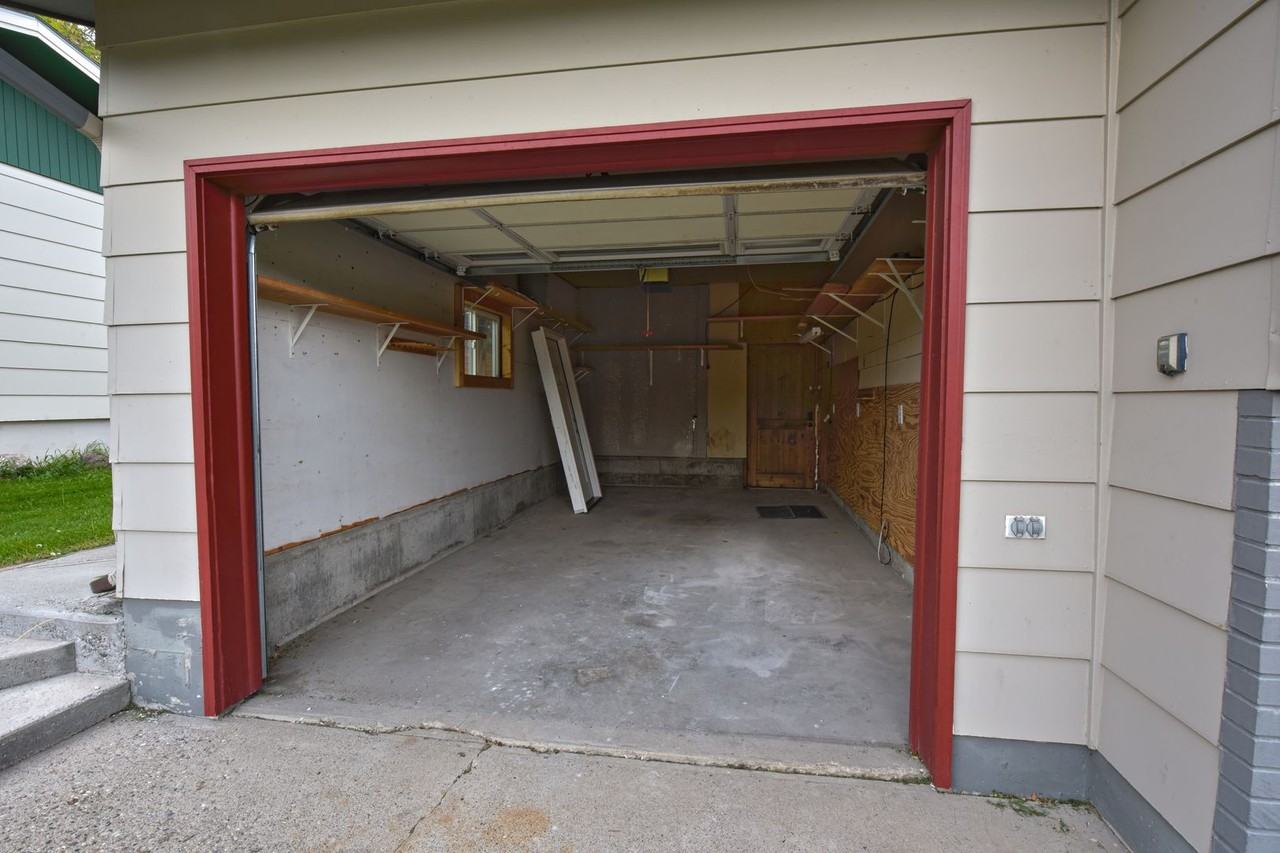 521 1/2 N 9th Ave - Photo 2 of 10