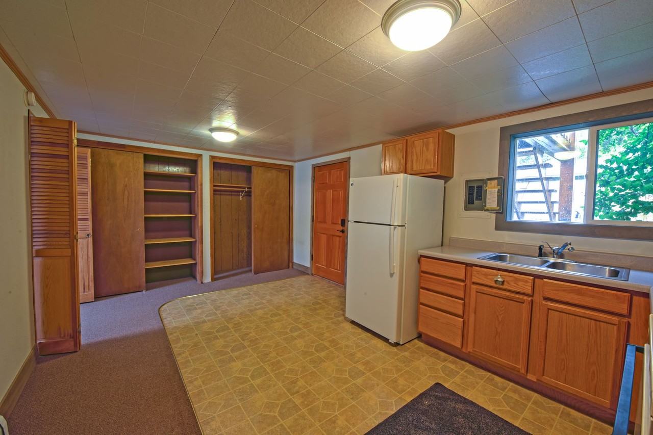 521 1/2 N 9th Ave - Photo 6 of 10