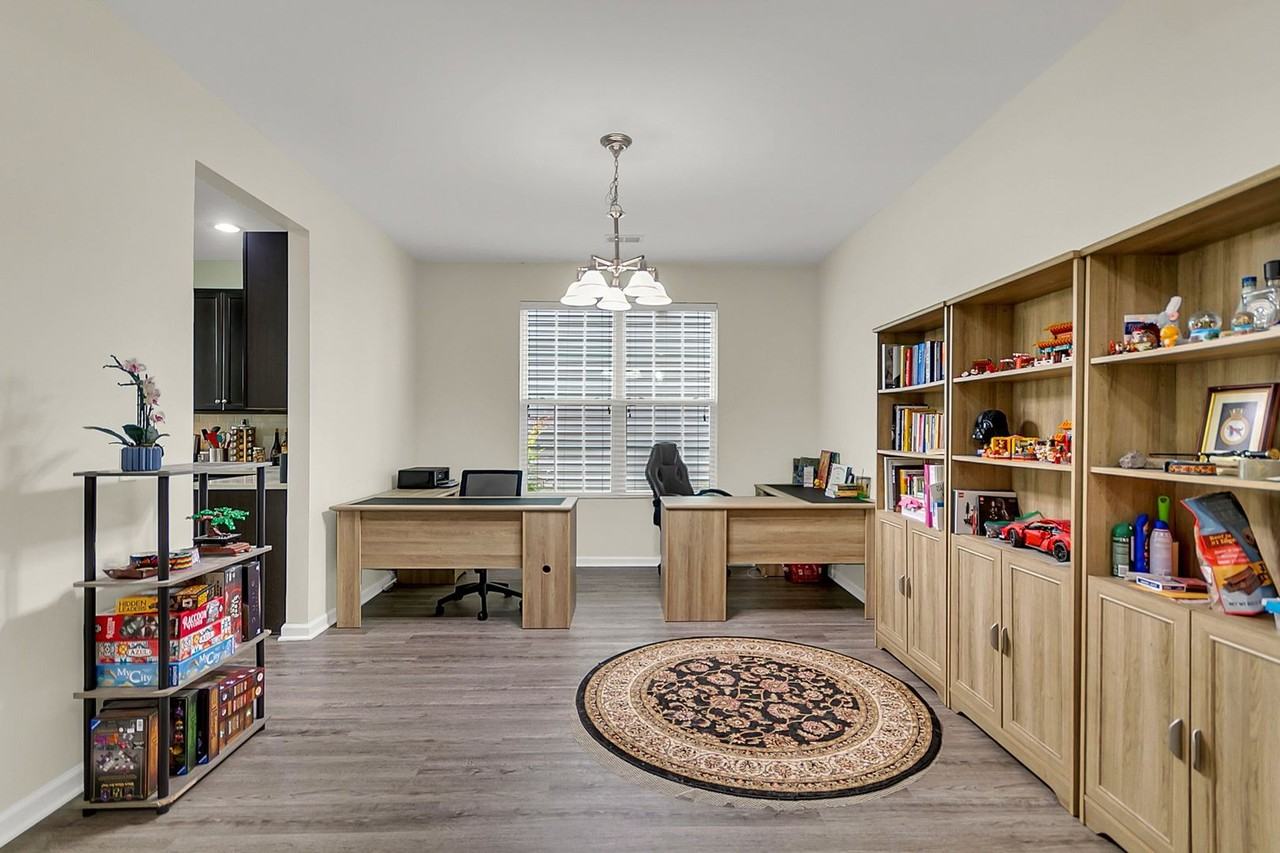 8903 Skipping Rock Ln - Photo 6 of 39