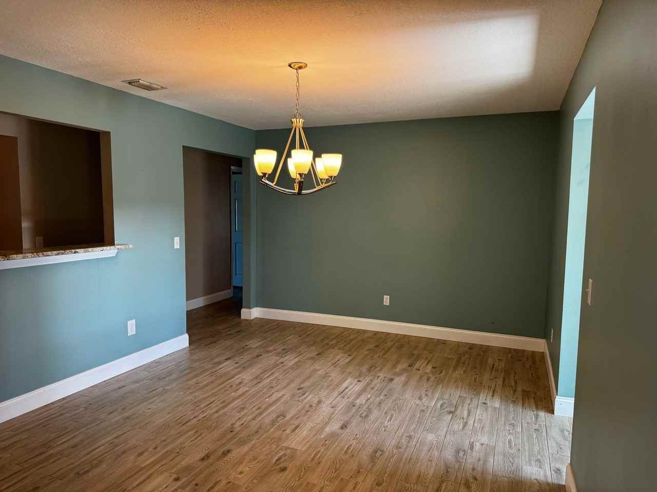 907 Lee Ct - Photo 7 of 21