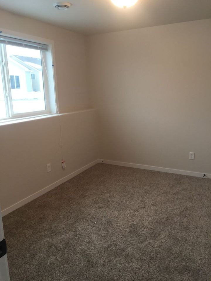 6213 63rd Ave S - Photo 5 of 17