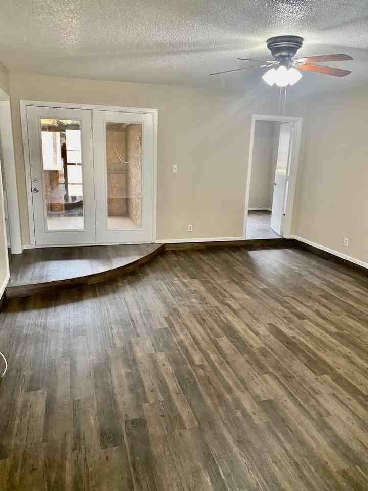 4646 Itasca St - Photo 2 of 9