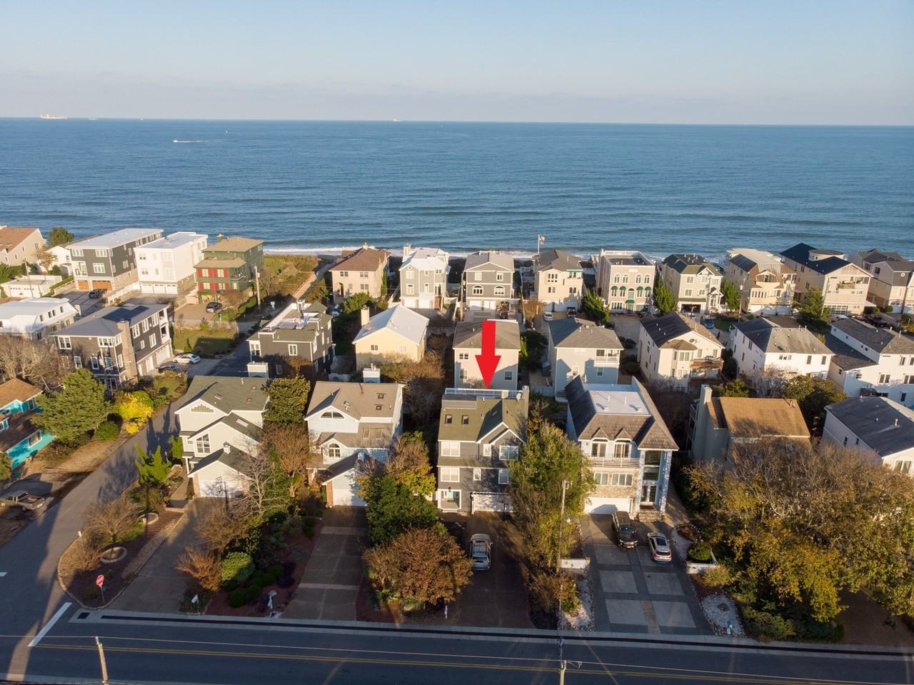 808 Vanderbilt Ave - Photo 2 of 37