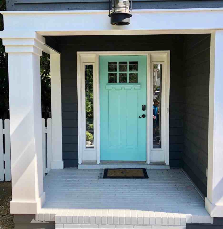 808 Vanderbilt Ave - Photo 3 of 37