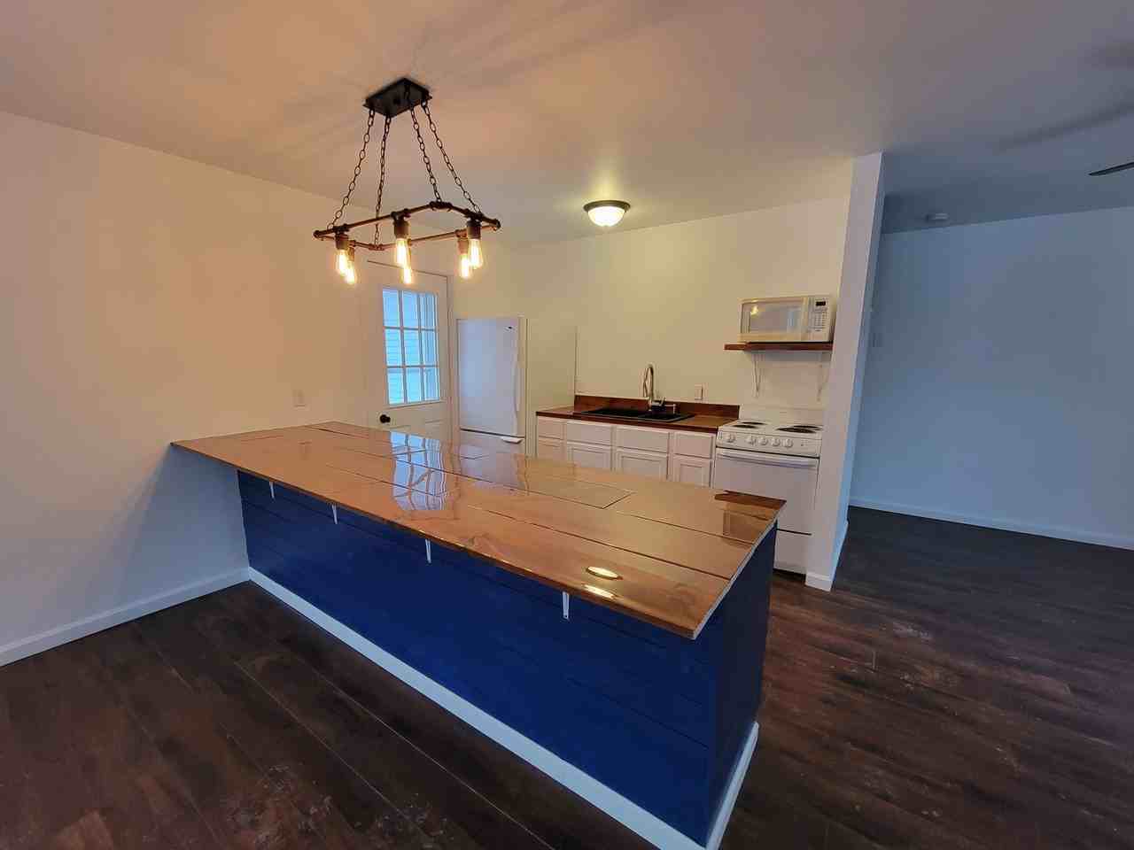 4812 Glenwood St - Photo 3 of 13