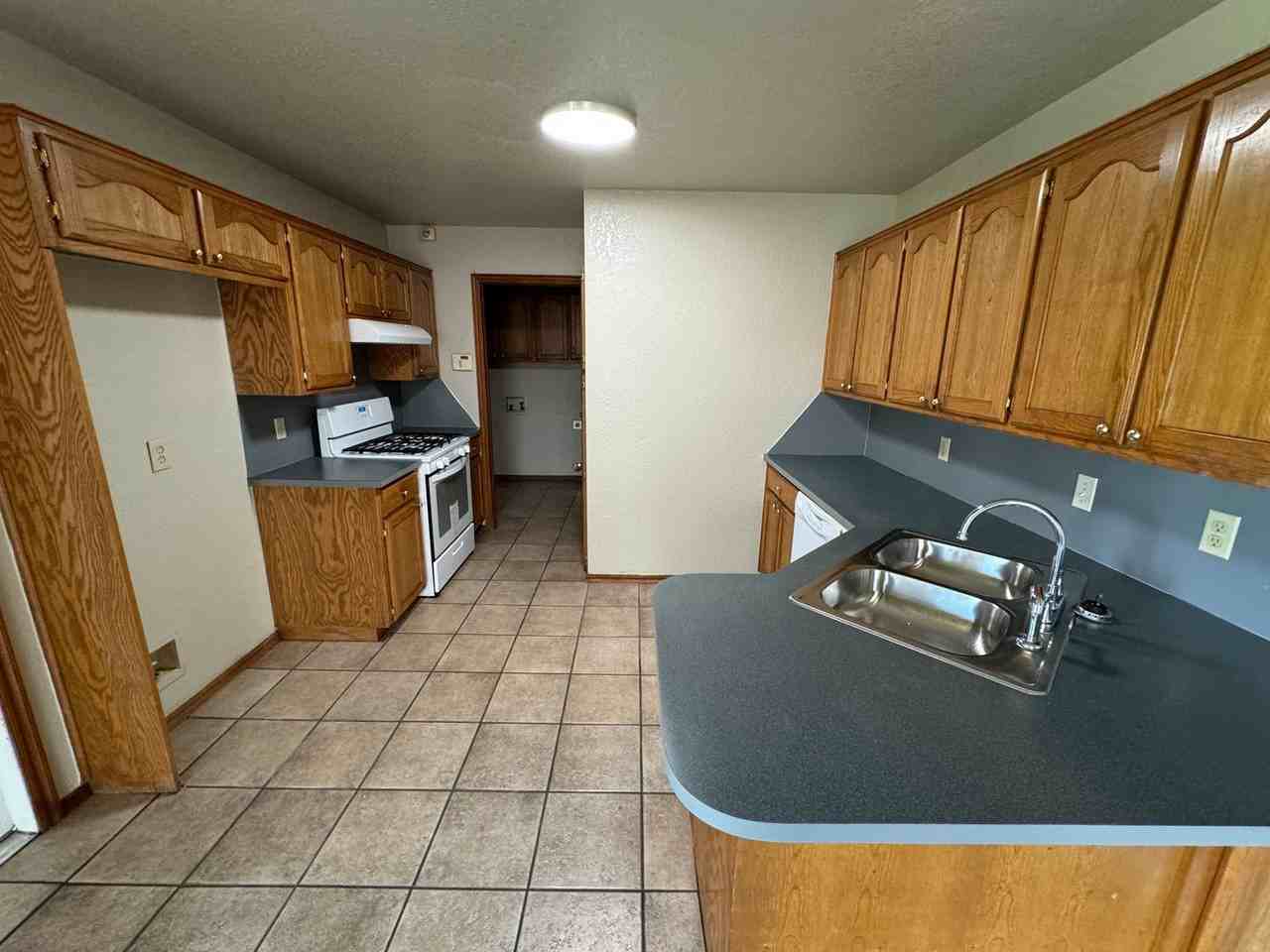 2618 Briarcliff Dr - Photo 3 of 14