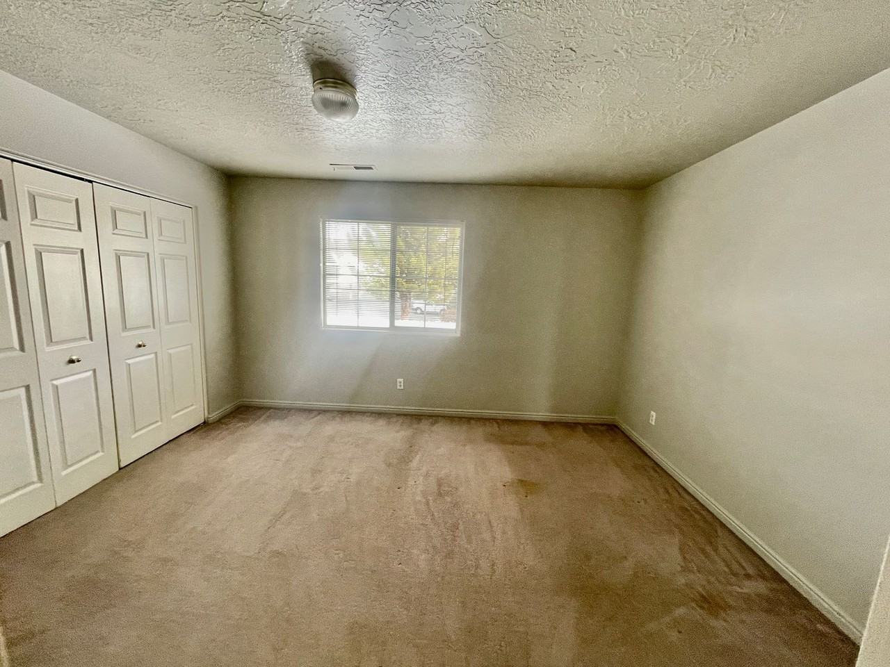 1735 W 540 N - Photo 6 of 10