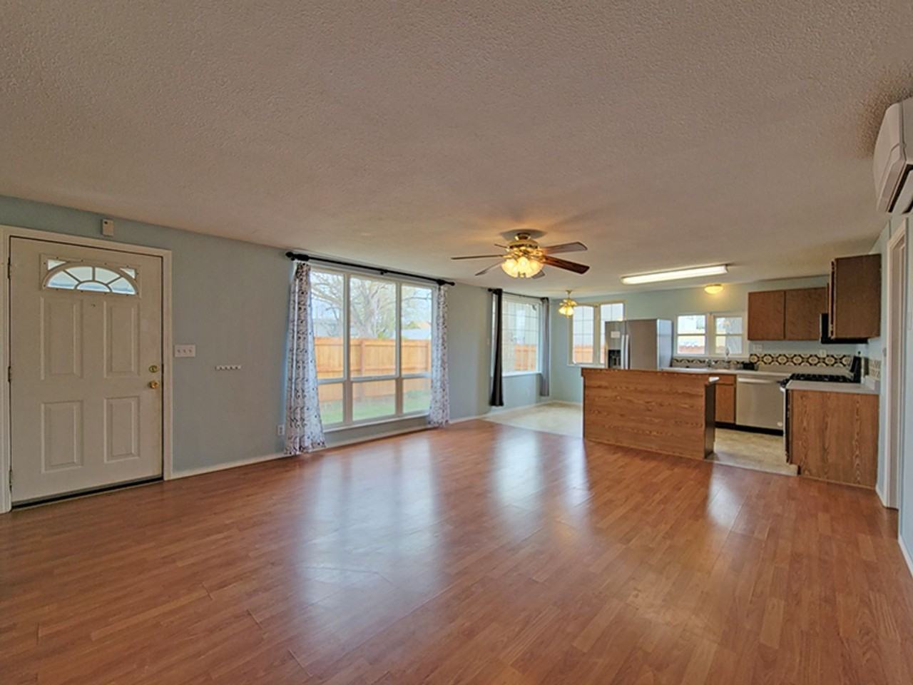 3424 Clay St - Photo 3 of 17