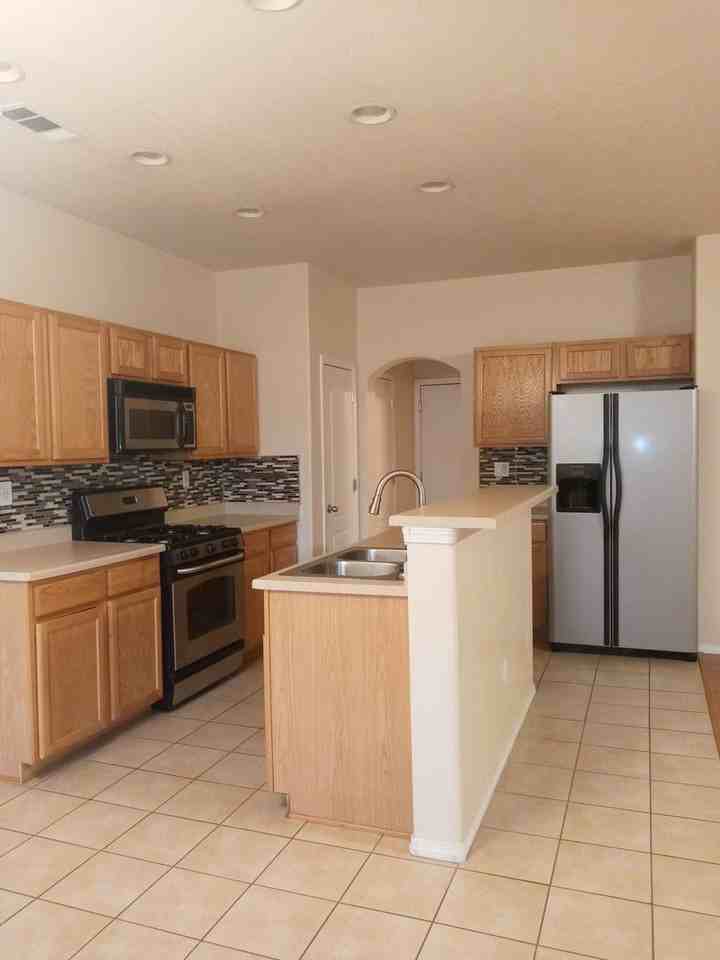 2323 Academic Pl Se - Photo 3 of 21